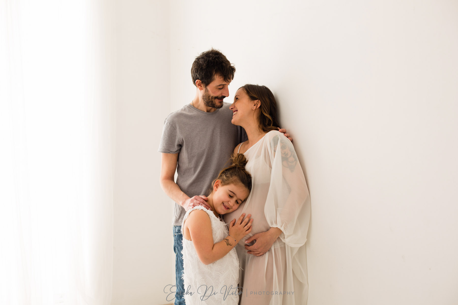 ritratto di famiglia spettando il secondo figlio