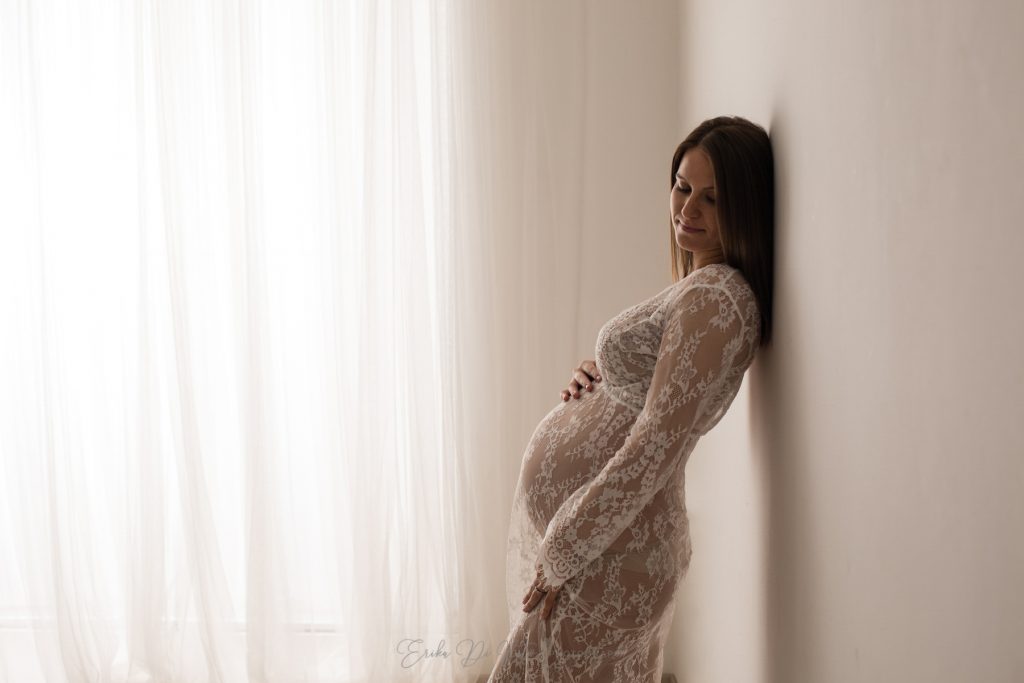 donna in gravidanza vestito pizzo