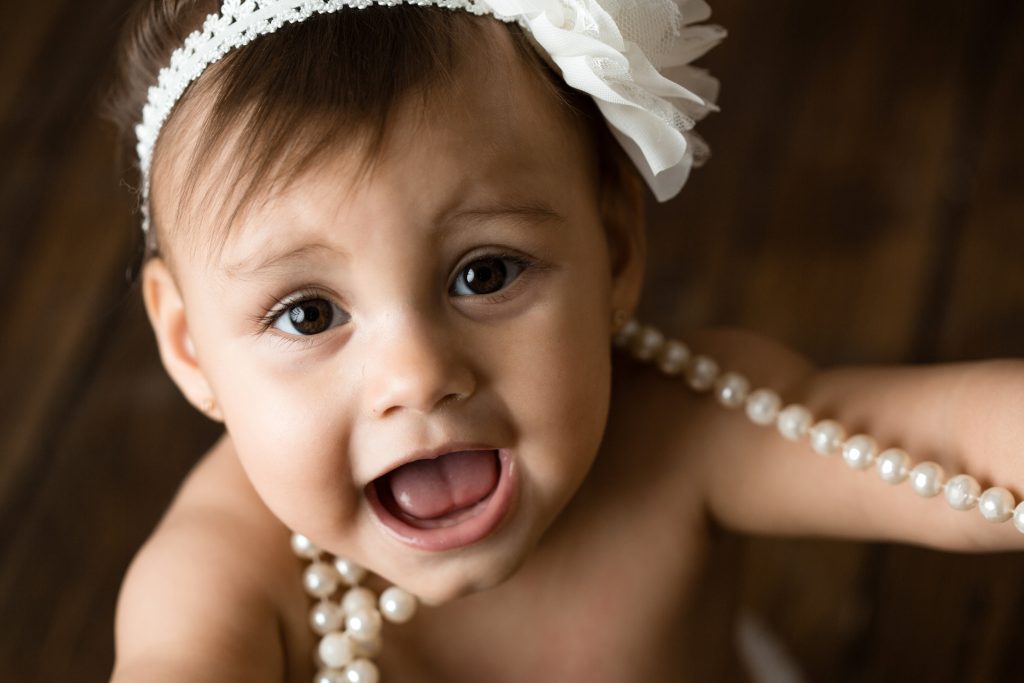 bambina di 12 mesi ritratto in studio fotografico