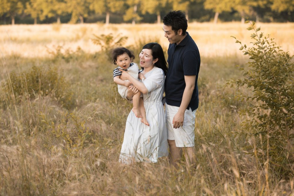 ritratto di famiglia al parco